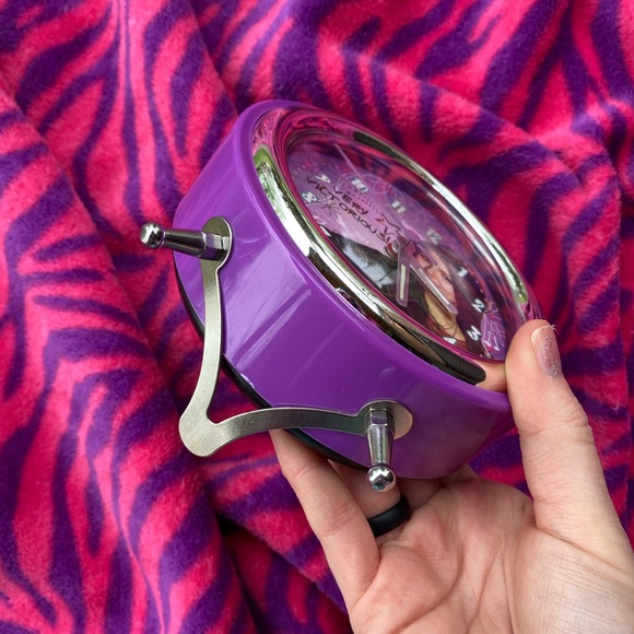 Y2k 2012 vintage victorious alarm clock - Picture 5 of 11